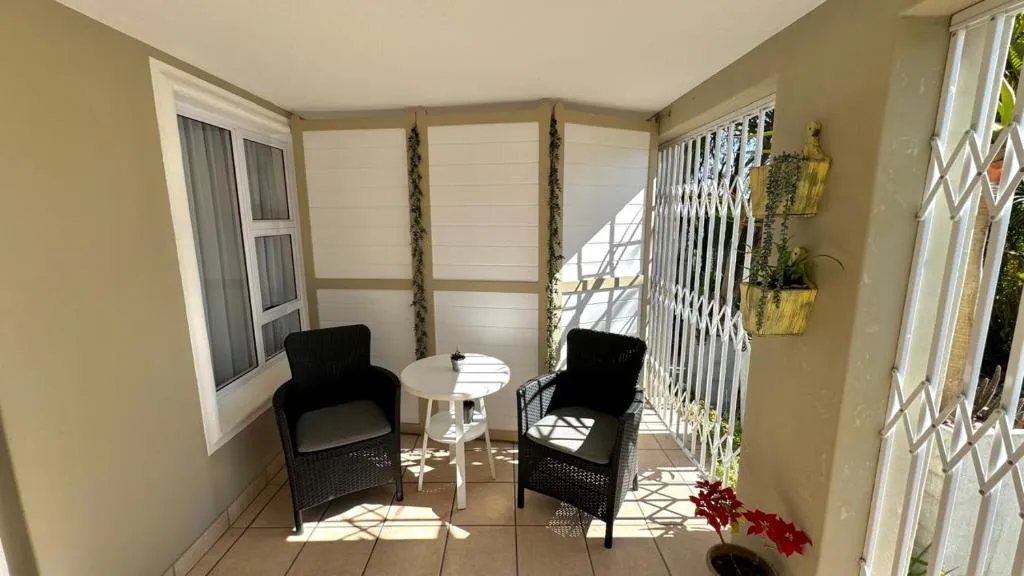 Plett57 - Self Catering - Room No1 - Image 4