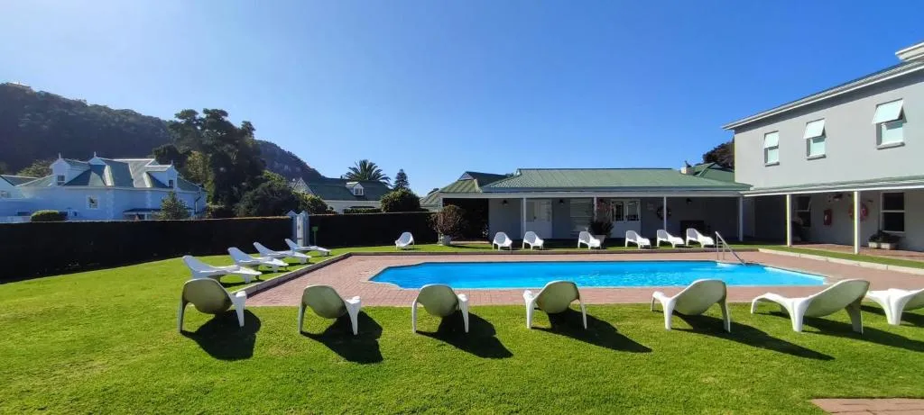 The River Club Loft - 6 sleeper, Swimming Pool, 2 min to Robberg Beach - Image 4